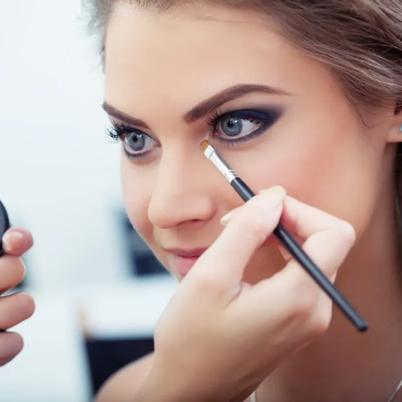 ViveCanada | Diploma Co-op en Maquillaje profesional / Diploma Co-op of Professional Makeup Artist.