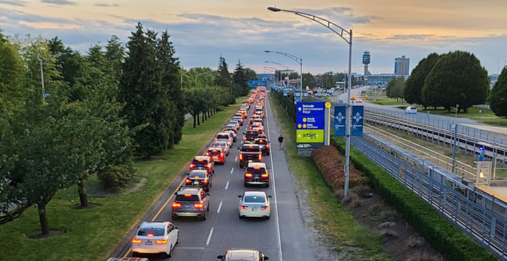 ViveCanada | Canadienses pasan 1 semana + 1 día atorados en el tráfico en Canadá por cada año