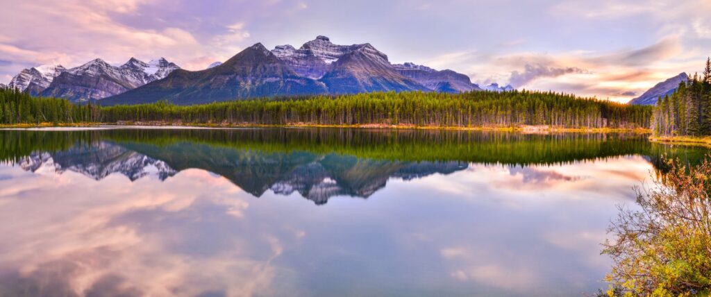 Lago Herbert en el Parque Nacional Banff