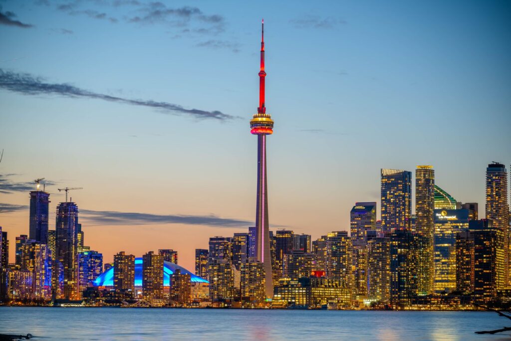 Toronto y la CN Tower al atardecer